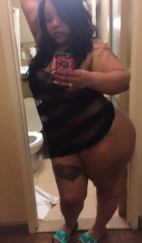 monicabunz model img