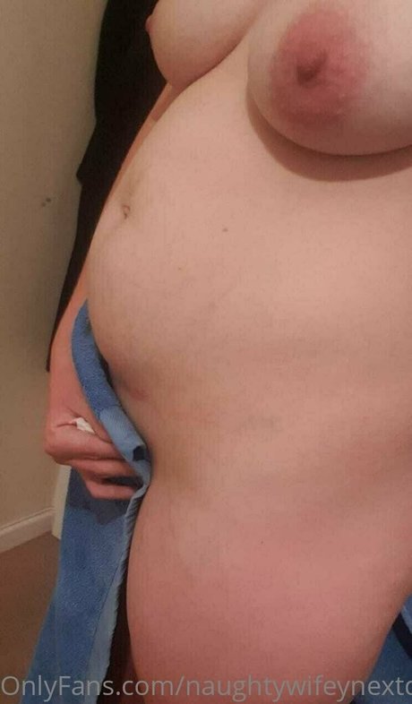 naughtywifeynextdoor model pornographic pic