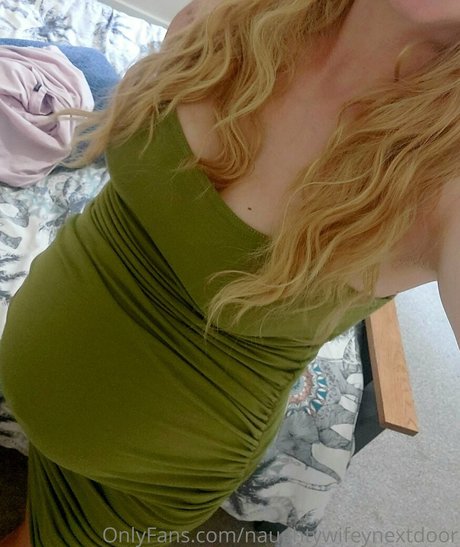 naughtywifeynextdoor star porn pic