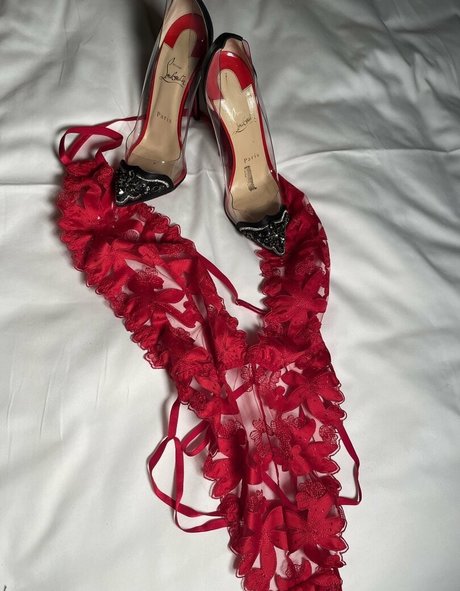 therealtahiry naked star img