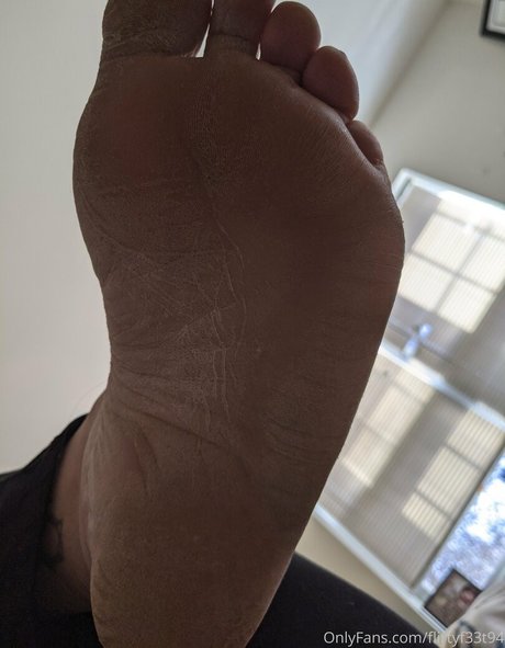 flirtyf33t94 sexy model image