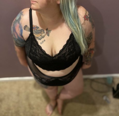 thicc n spooky model exclusive pic