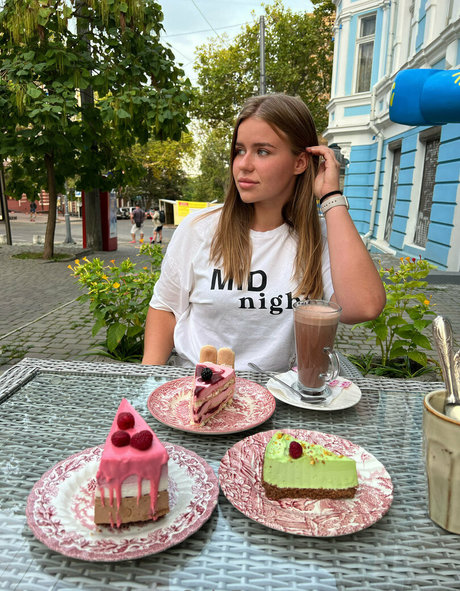 amelia diaz model high quality image