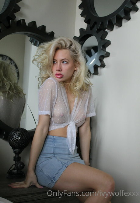 eating onlyfans art nude image