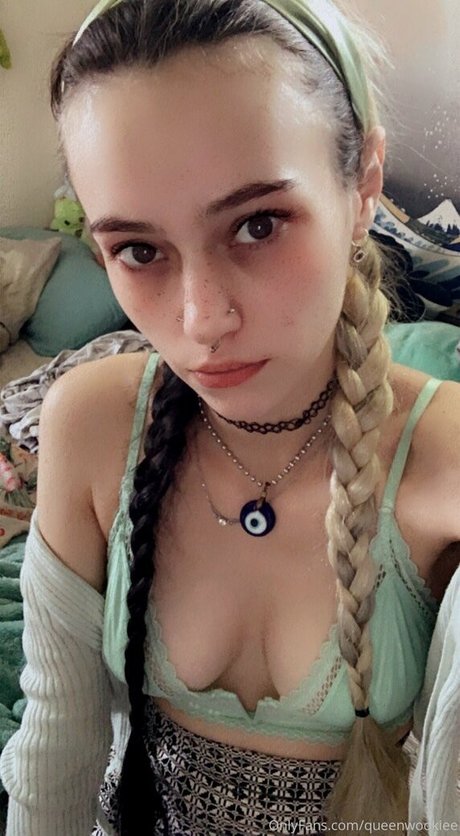 queenwookiee top model pic