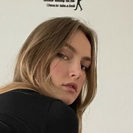 Naomi Reyners star porn image