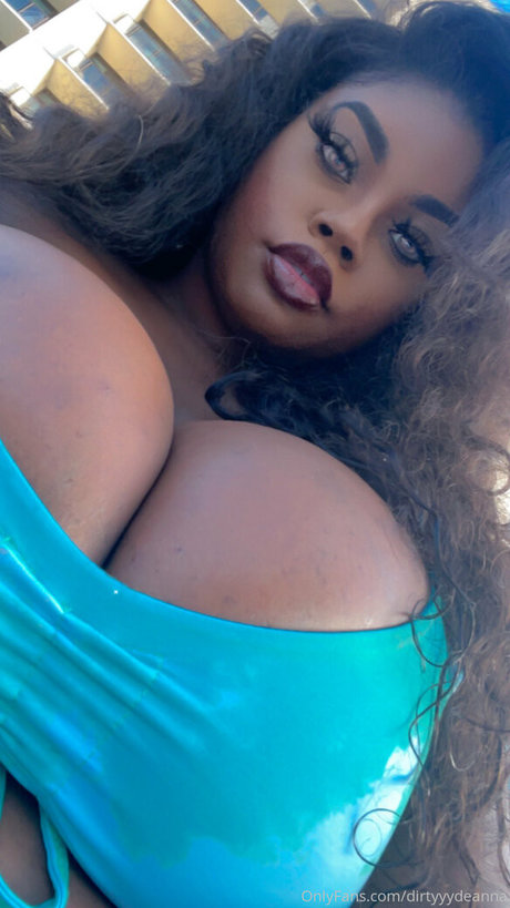 dirtyyydeanna model sexy pic