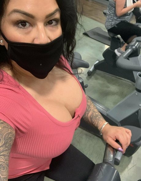 sindeestylez model top picture