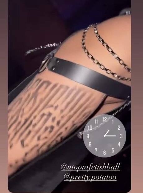 chubby mom onlyfans porn image