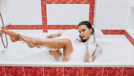 curvy shemale onlyfans free porn image