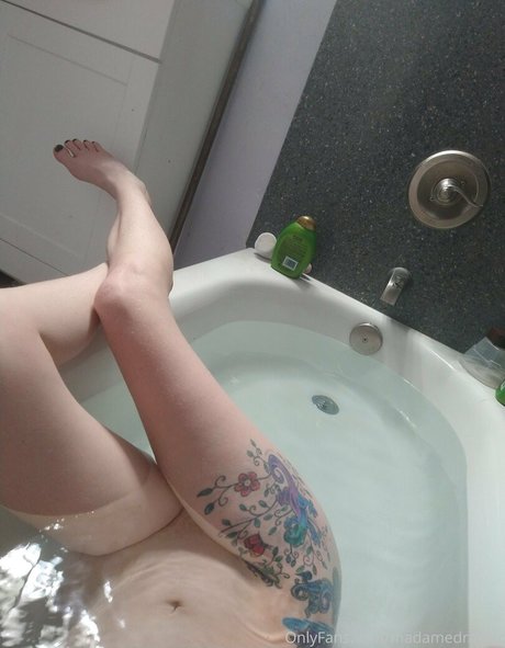 madamedragnir pornstar naked image