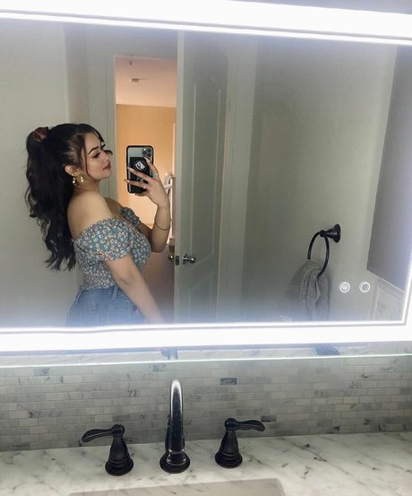 Punjabi Mami actress gallery