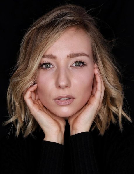 Sandra Amalia nudes actress archive