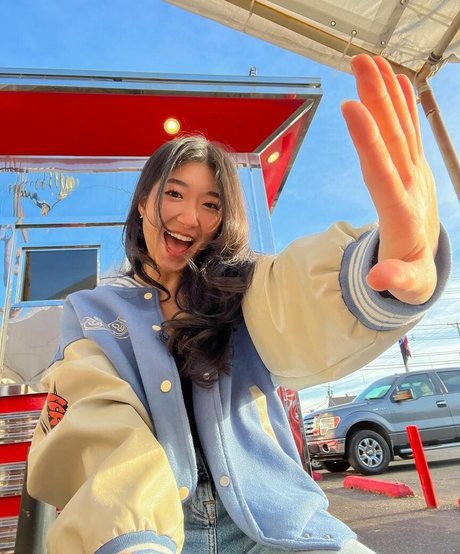 Sunnyliachoi hot pornstar image