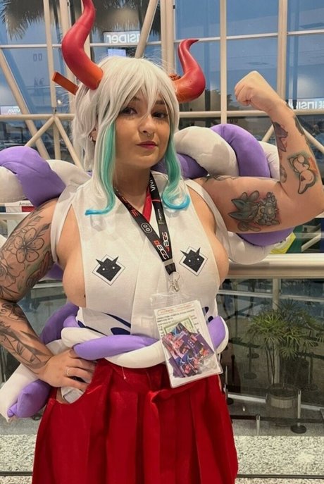 Belkitsune naked pornstar gallery