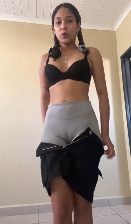 Momofebs model pornographic pics