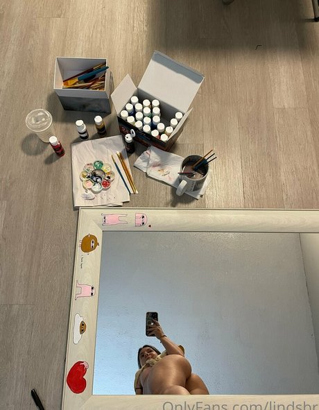 Lindsay Ruggiero nude star img