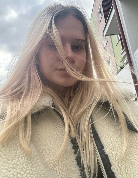 littletinyblonde model high quality pic