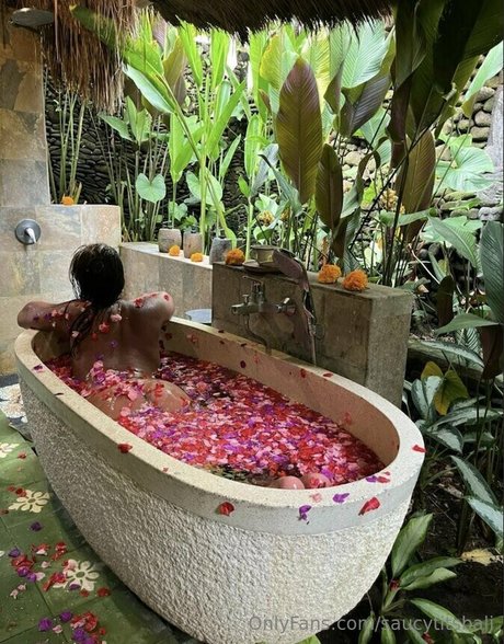 saucytitsbali star xxx pic