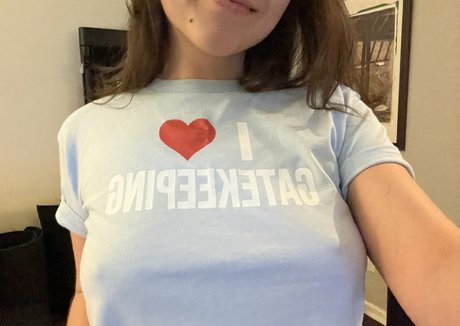 Girth Brooks erotic actress picture