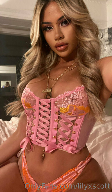 lilyxscott star nude image