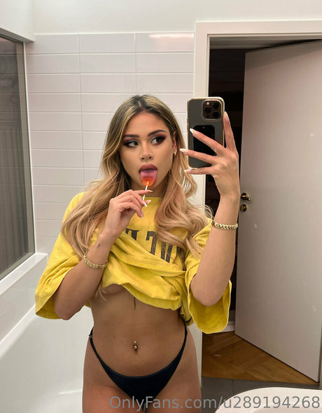 lilyxscott model high quality photo