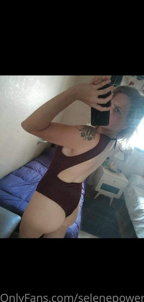 nerdy teen onlyfans hd pic