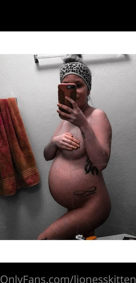 lionesskitten naked model gallery