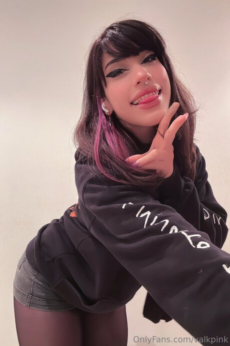 Valkpink sex model pics
