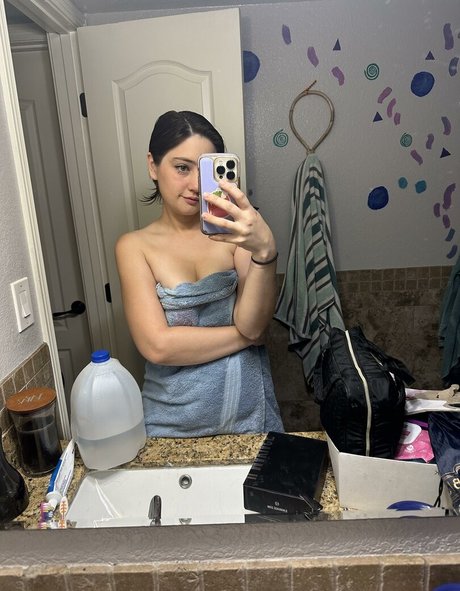 cucumberbutcooler model exclusive pics