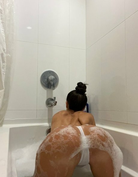 Ariella Moreno beautiful star image