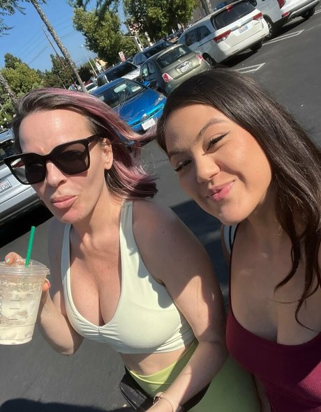 kendraspade star nude photo