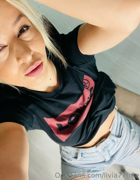 livia77free sexy star image