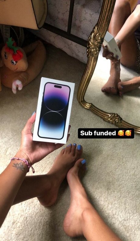 Sinister Simone pornstar xxx pictures