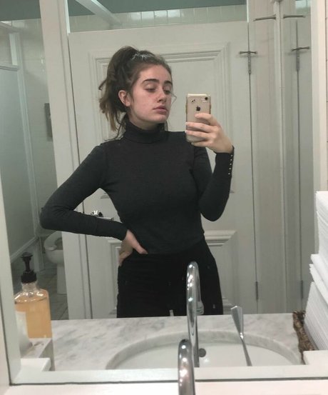 Rachel Sennott hot star picture