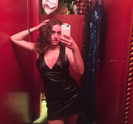 Rachel Sennott Profile Pic