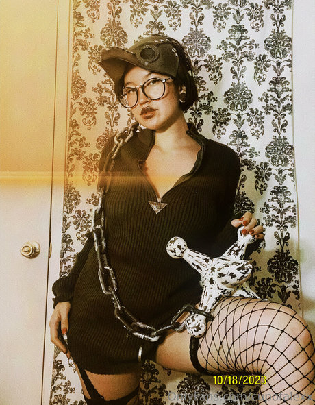 Cupofalexx art actress archive