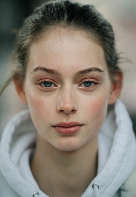 Lauren De Graaf model nude galleries