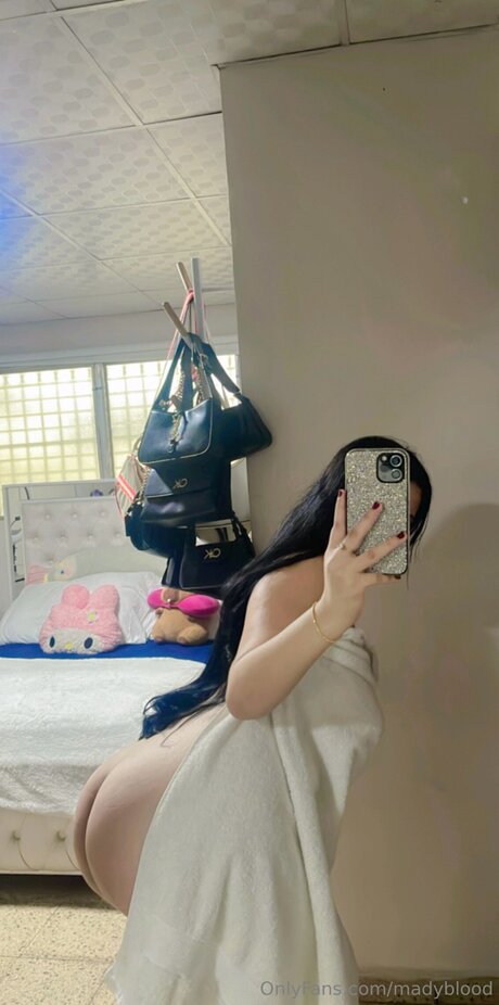 Madyblood exclusive model pic