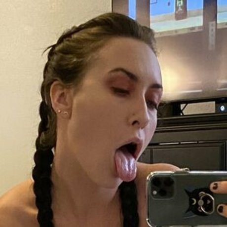 latina blowjob onlyfans art naked galleries