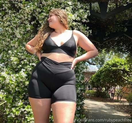 young onlyfans hot porn images