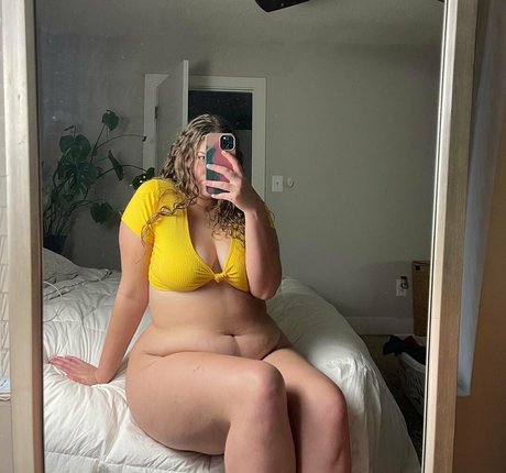 small onlyfans naked photo