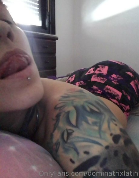 dominatrixlatin nice model photo