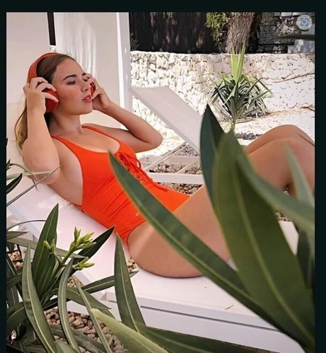 asian lesbian onlyfans pretty pics