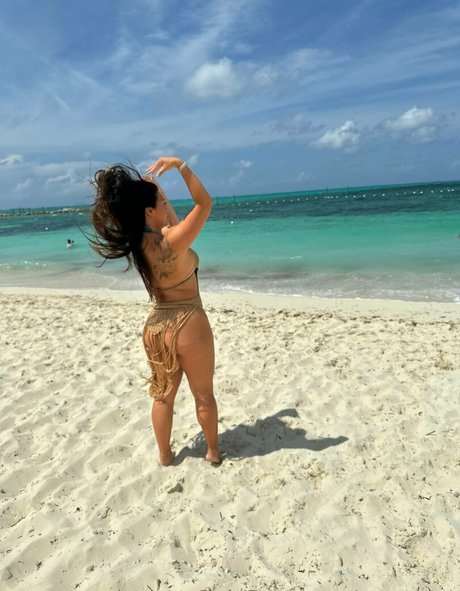 serenasu model top pictures