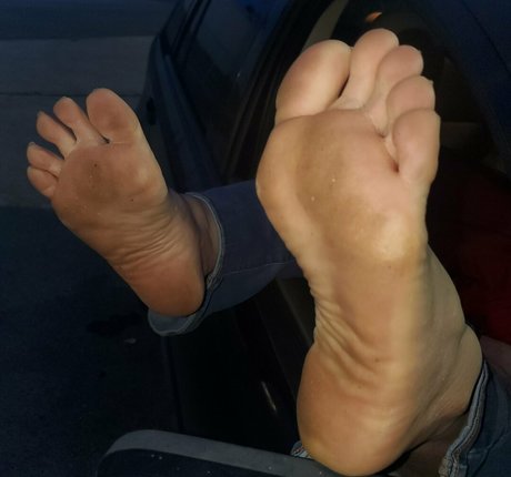 missfeetstinkvip model art image