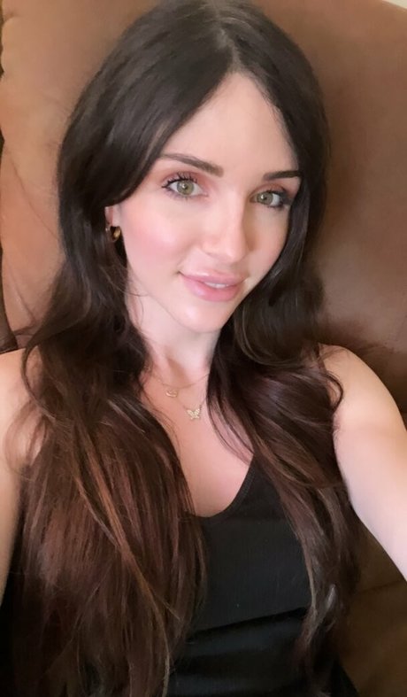 Sarah Hills porn actress galleries