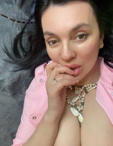 Mamaogra model nude photos