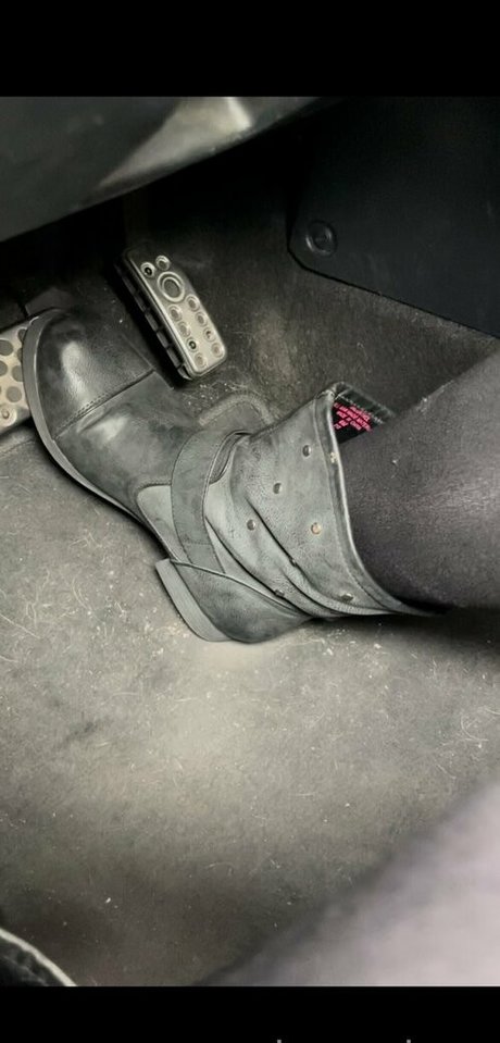 leena love exclusive model img