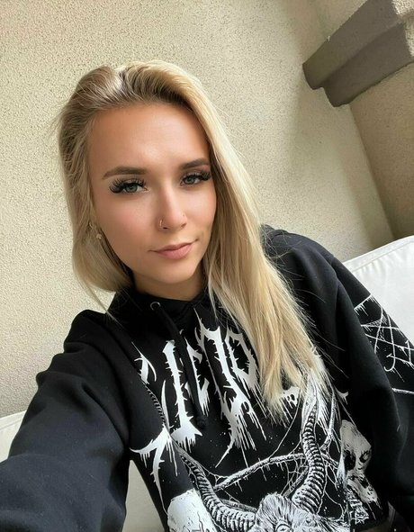 jaderyleexo model art picture